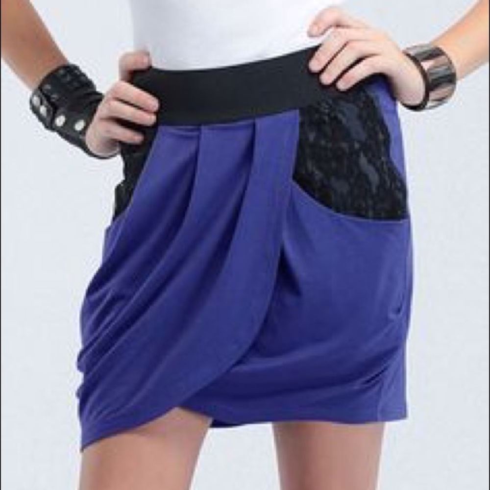 🎉HP🎉 New Mini Lace Draped Skirt Heartloom Large Y2K